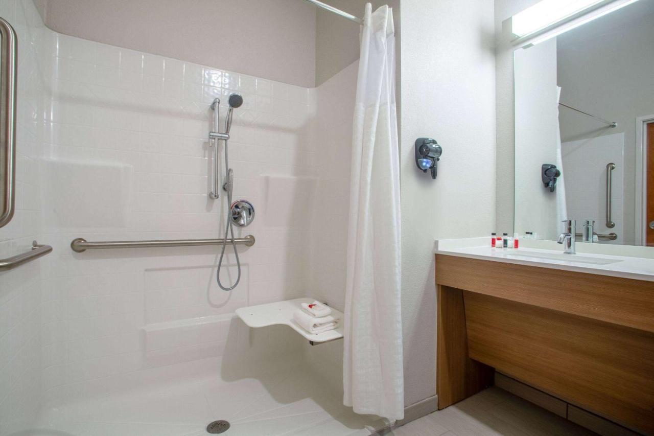 Microtel Inn & Suites By Wyndham Liberty Ne Kansas City Area Exterior photo